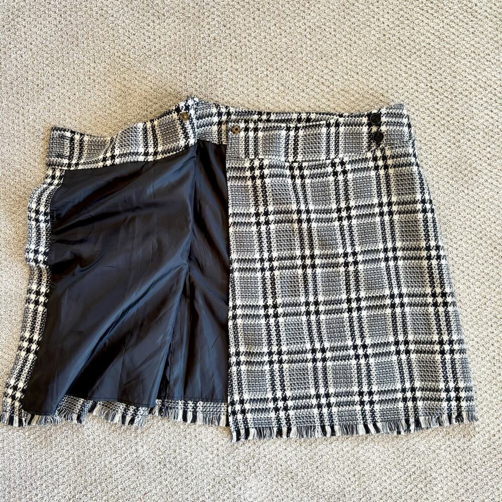 Isaac Mizrahi Sz 12 Black White Plaid Wrap Skirt Wool Blend Fringe Hem Business - Picture 4 of 9